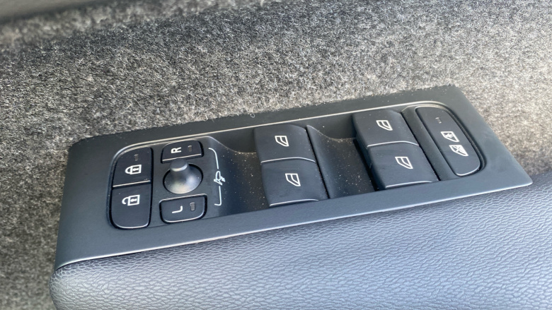 Volvo XC40 2.0 B4P Ultimate Dark 5dr Auto Petrol Estate